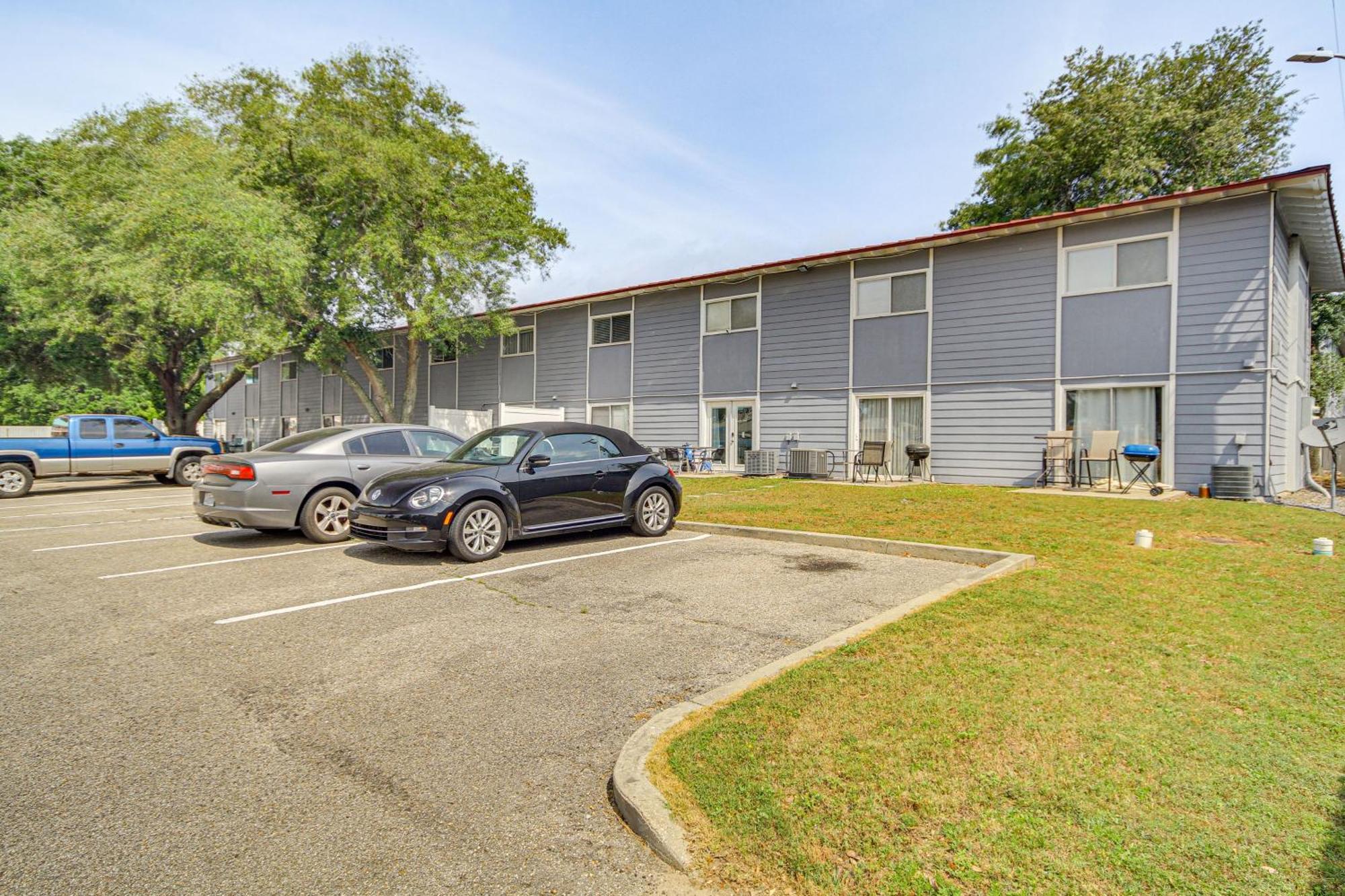 Airy Biloxi Condo With Patio Walk To Beach! Bagian luar foto